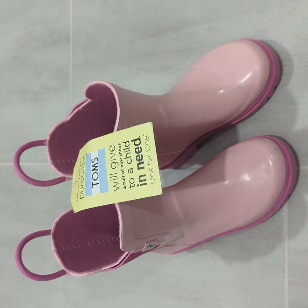 TOMS girls rain boots. Toddler size T9. Brand new.